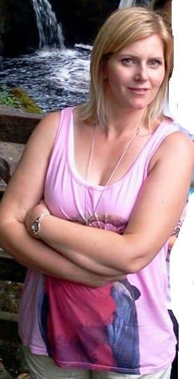 Mother (Jo) and Daughter (Amber) Websluts Together