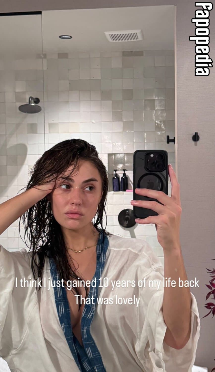 Click to view full size you-definitely-dont-deserve-to-see-goddess-ana-sofia-fehn-v0-1zh7gczatnkd1