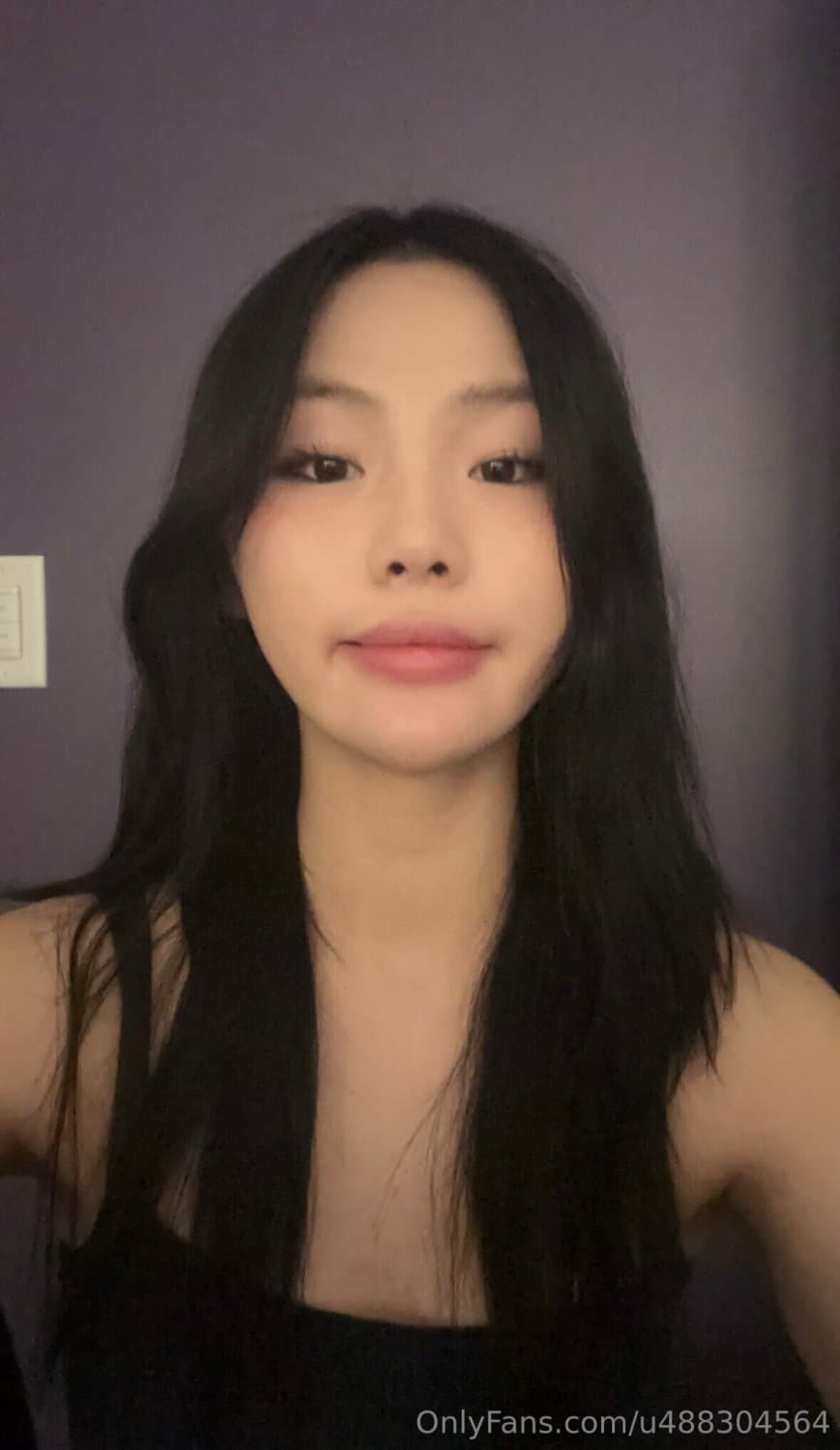 Squirting Asian ABG Fucks Herself with Massive Dildo - Asian Amateur Solo Masterbation Squirt