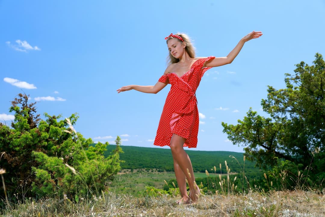 Xenia - Countryside Charm