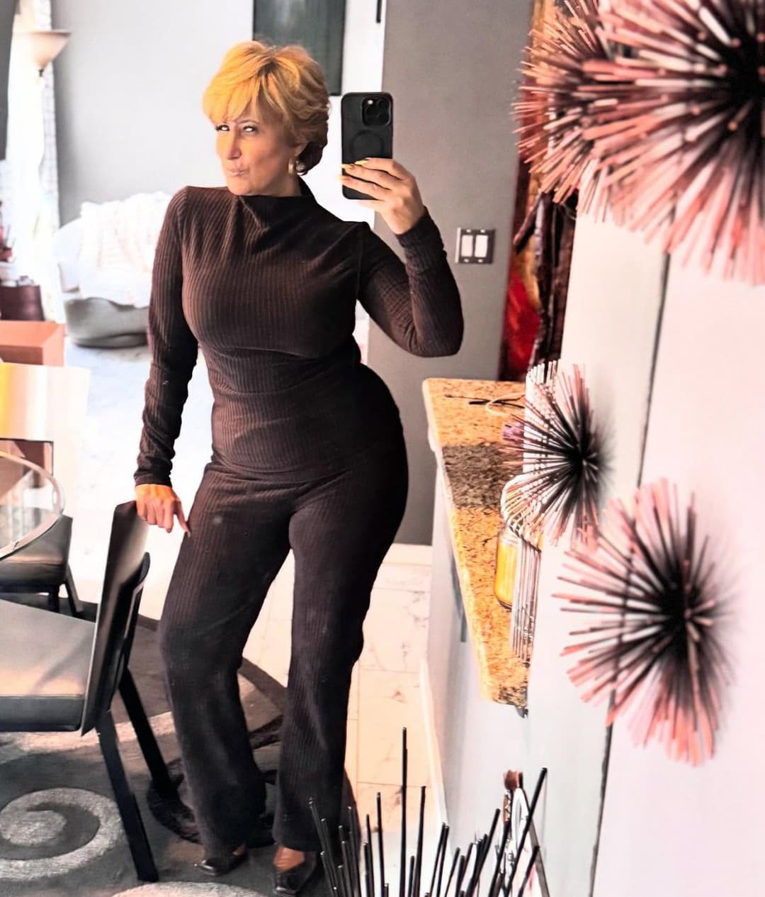 Thick Gilf flight attendant 2