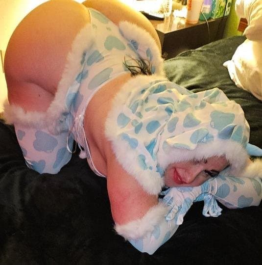 BAD DUMB THICK MATURE MILF MOM WHITE SNOWBUNNY MILF GOT ASS madura culona mama