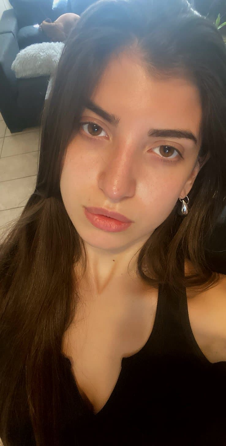 Lonely and bored. Need someone to cheer me up.