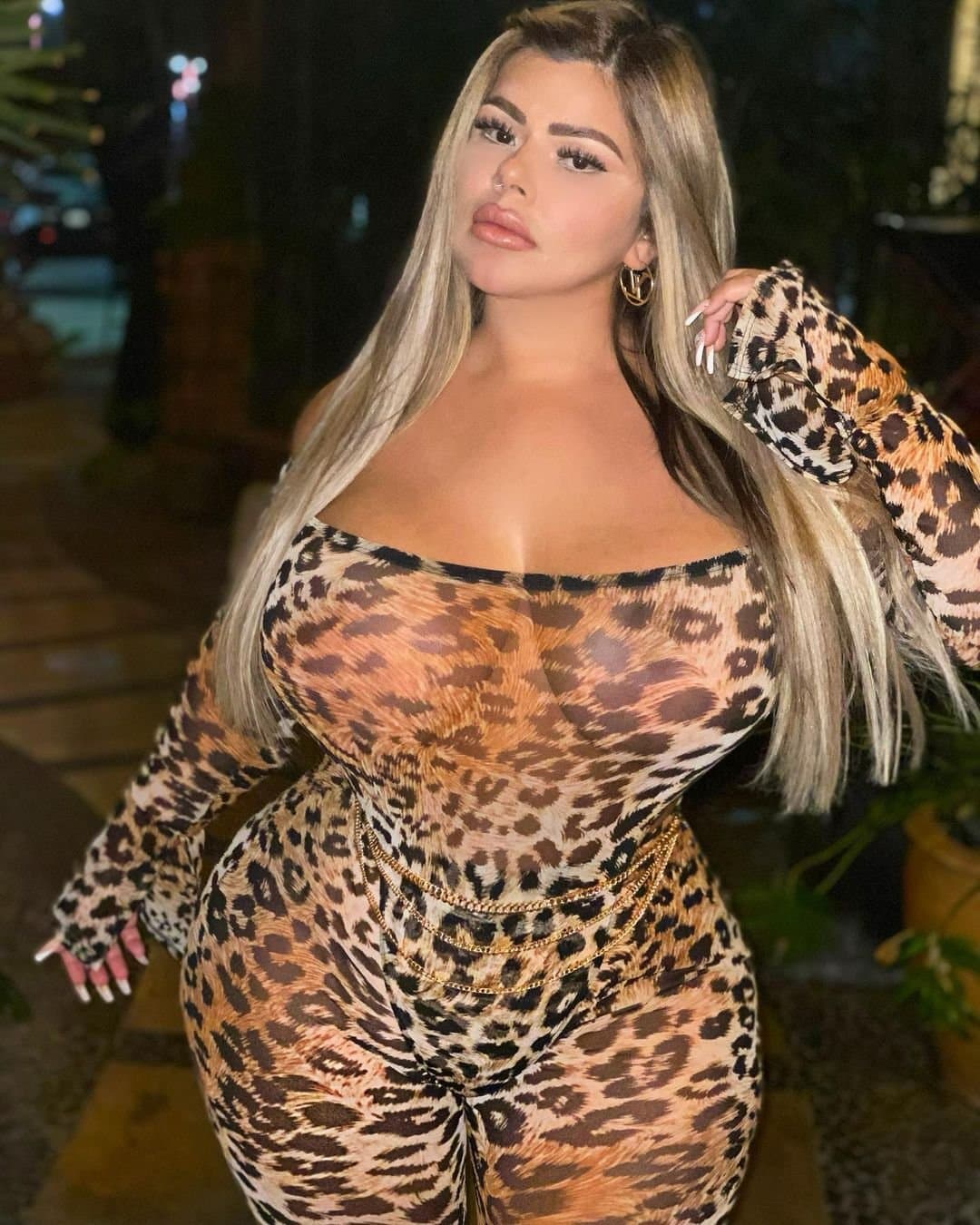 Michele Mendez Gordinha Loira Muito Gostosa