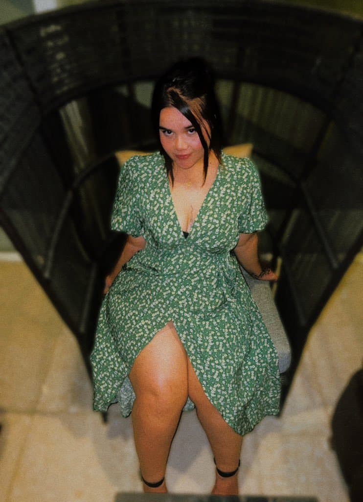 Click to view full size Uploading a video recording of me and this bitch ???????️