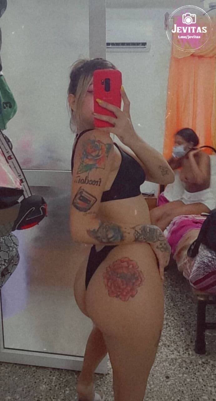 Sexy Cuban bitch Jessica Fernandez loves fucking in front of the cámara