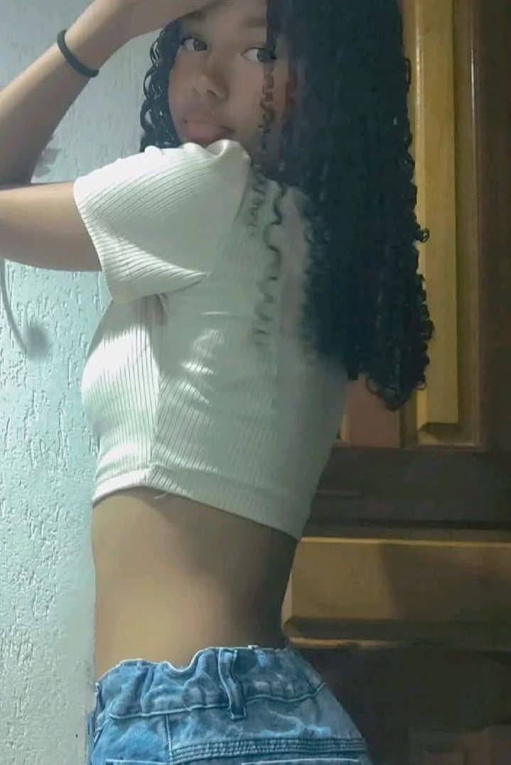 Novinha do Facebook Adria Melo Silveira