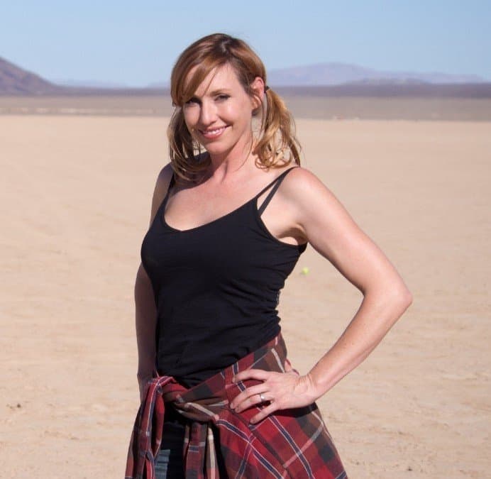 Red headed science nerd Kari  Byron is so sexy.  Love when the dork has nice tits and a pretty face