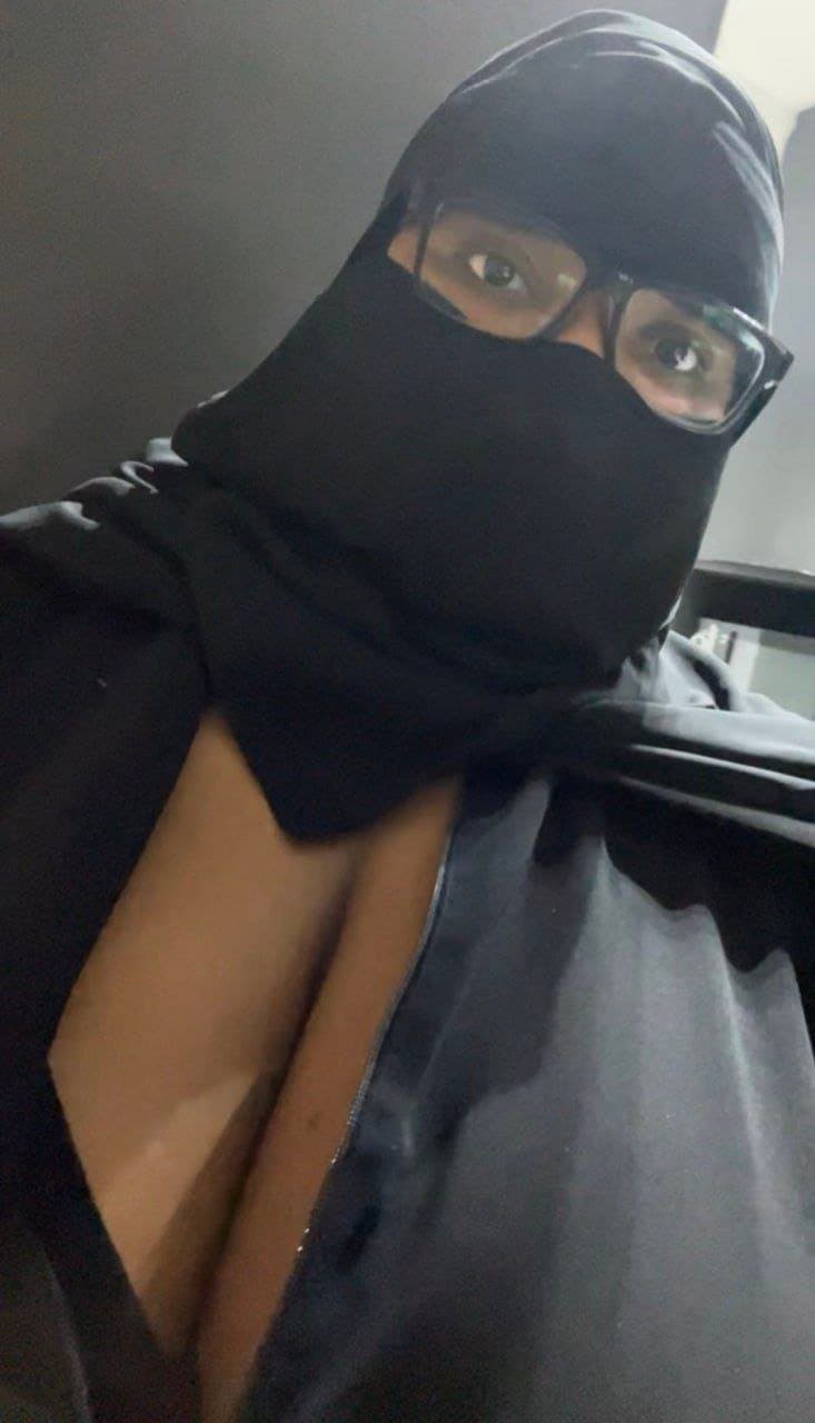 Chubby Hijab Milf?