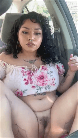 curly haired chola putting in work on her pussy afueda