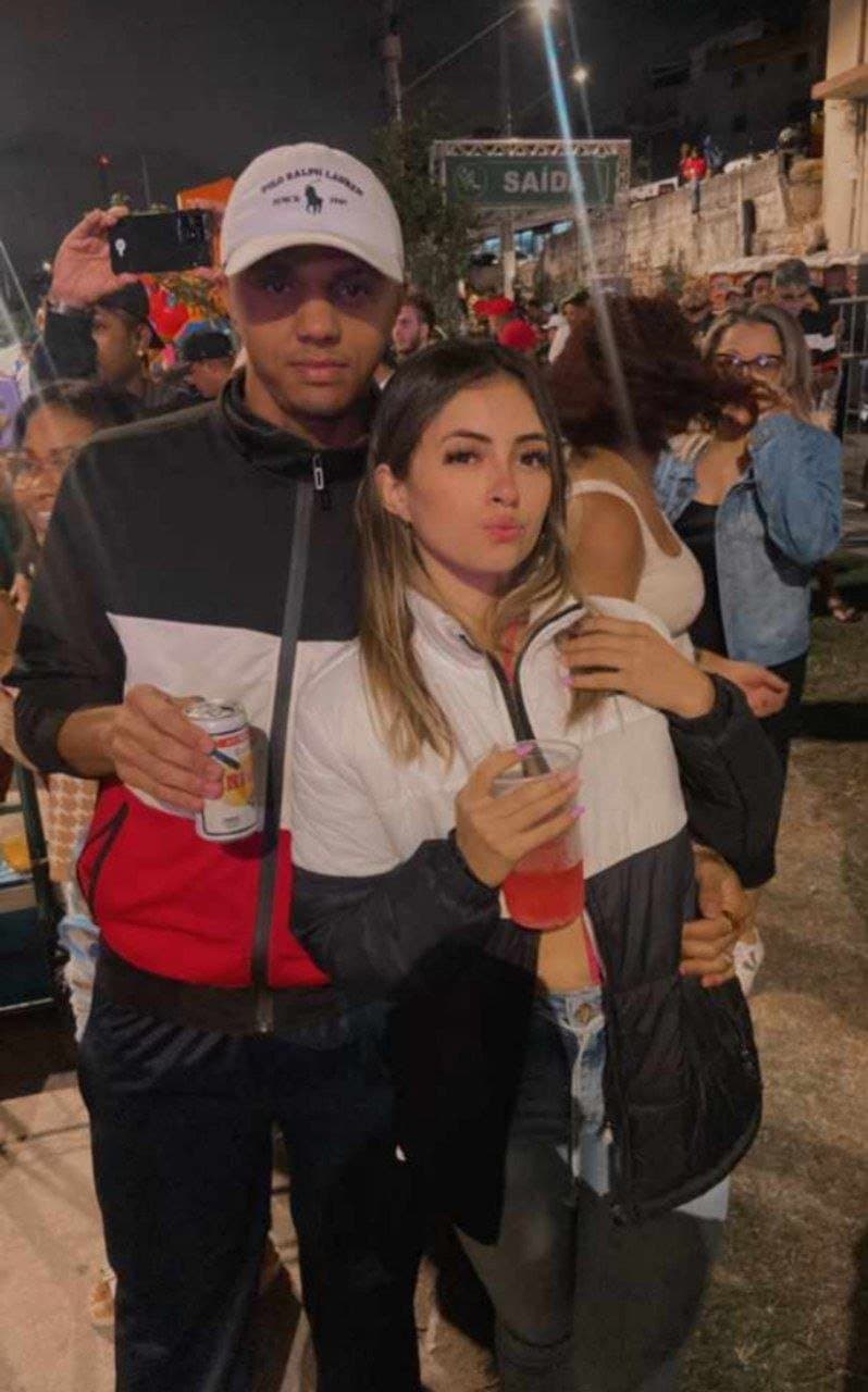 Click to view full size Vazou Novinha Do Baile