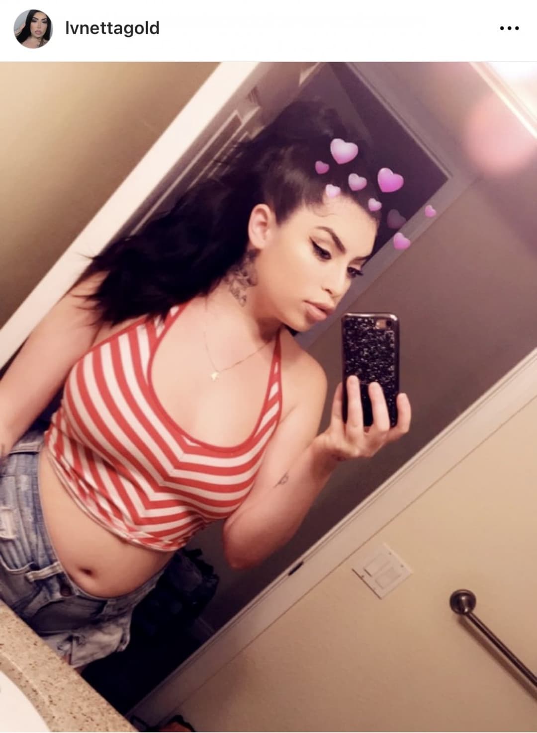 Lunetta gold (Vegas) shows her BJ skills on hairbrush