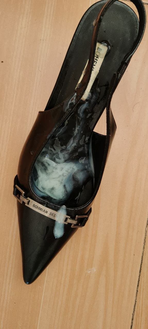 Asian feet / shoes & cum 2