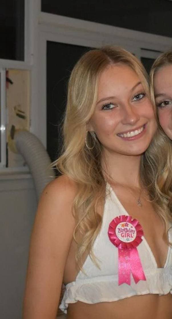 Just in case any BBCs missed pumping their cocks to my snowbunny cousin.