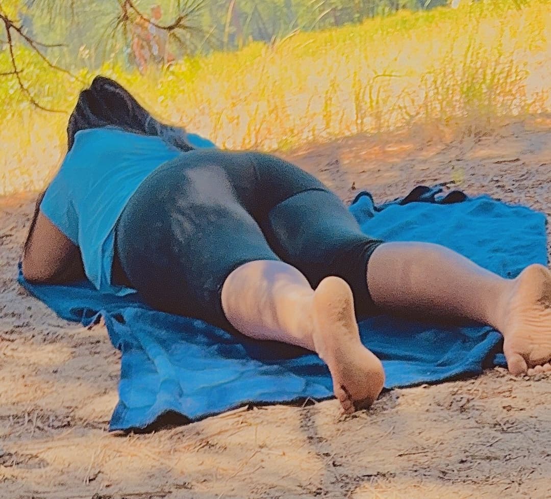 Sexy fat ass Latina by the river