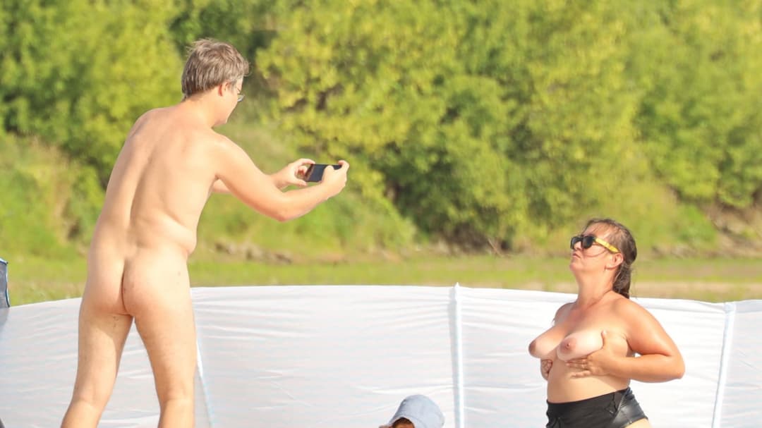 Click to view full size Nude beach 16