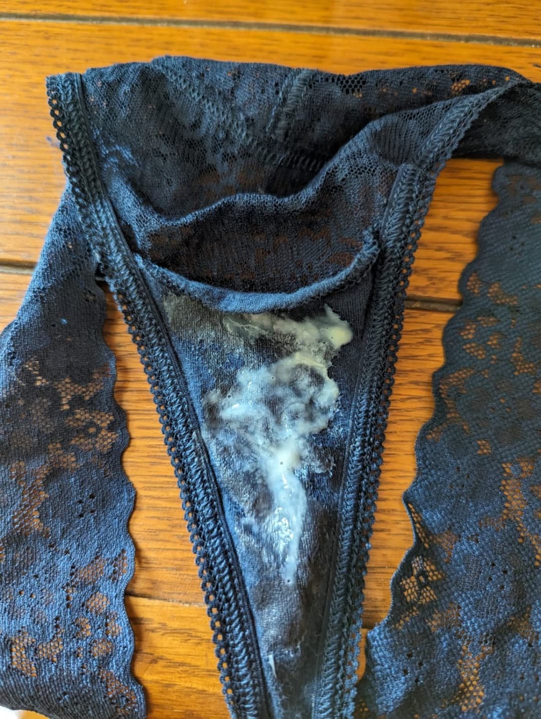 My sister and her creamy dirty panties. She just need some tribs and milk ??