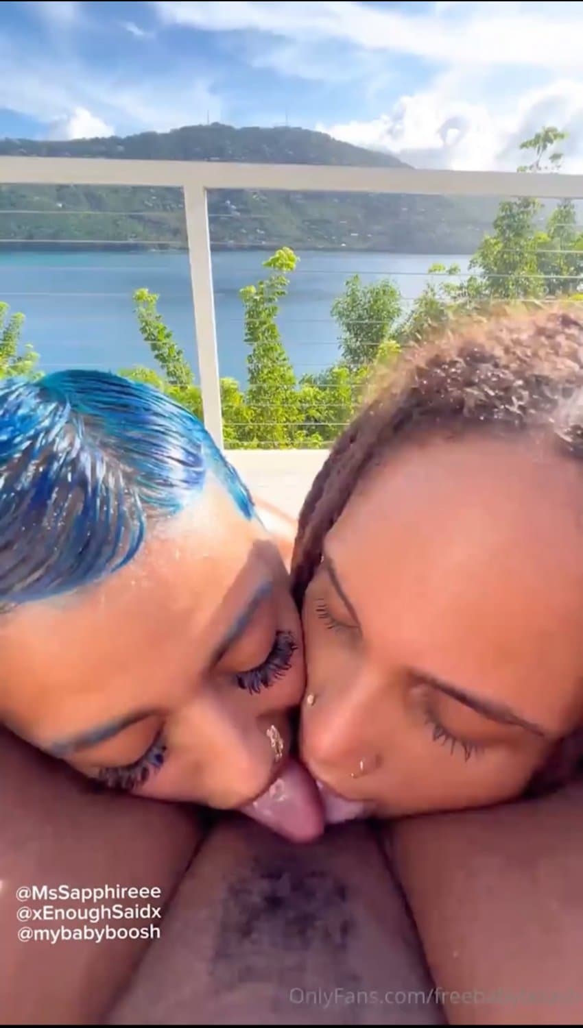 Ebony lesbian threesome: eating juicy pussy and dildo fucking