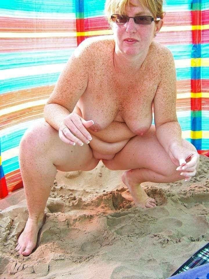 Maria gets her wife and mom cunt fucked part 1