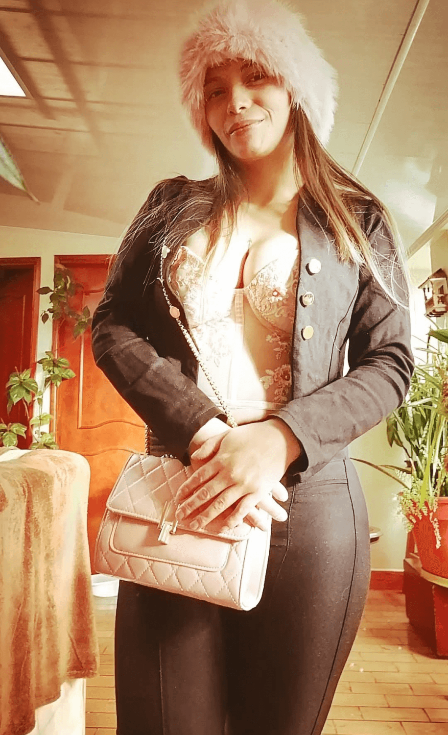 Mamacita rica y soltera jovencita