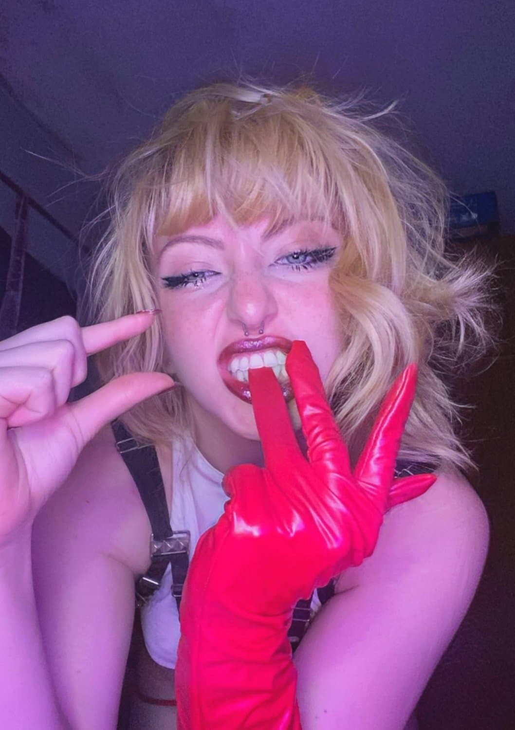 What I love the most is to tease your little cock ?