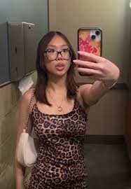 Slutty peeing Asian - bfs kik in comments