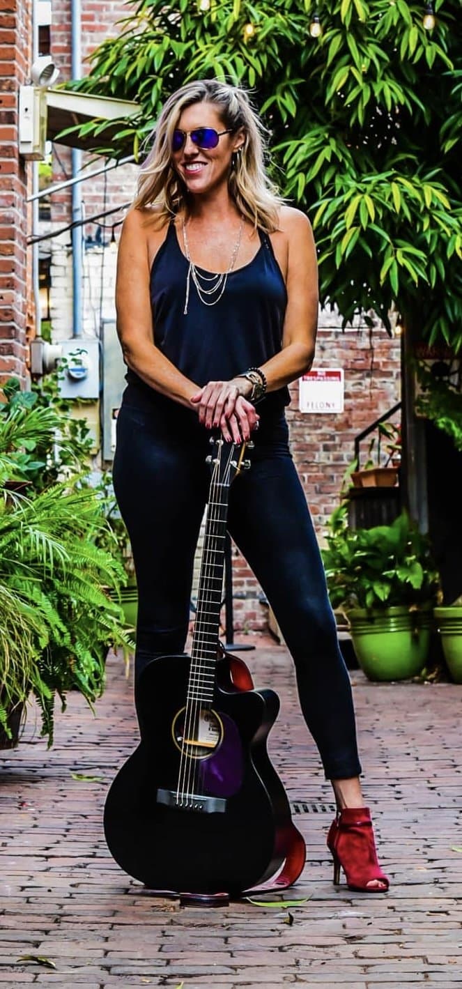 Musician Julie & wholesome Melissa stripped naked at a bar contest circa early 2000’s