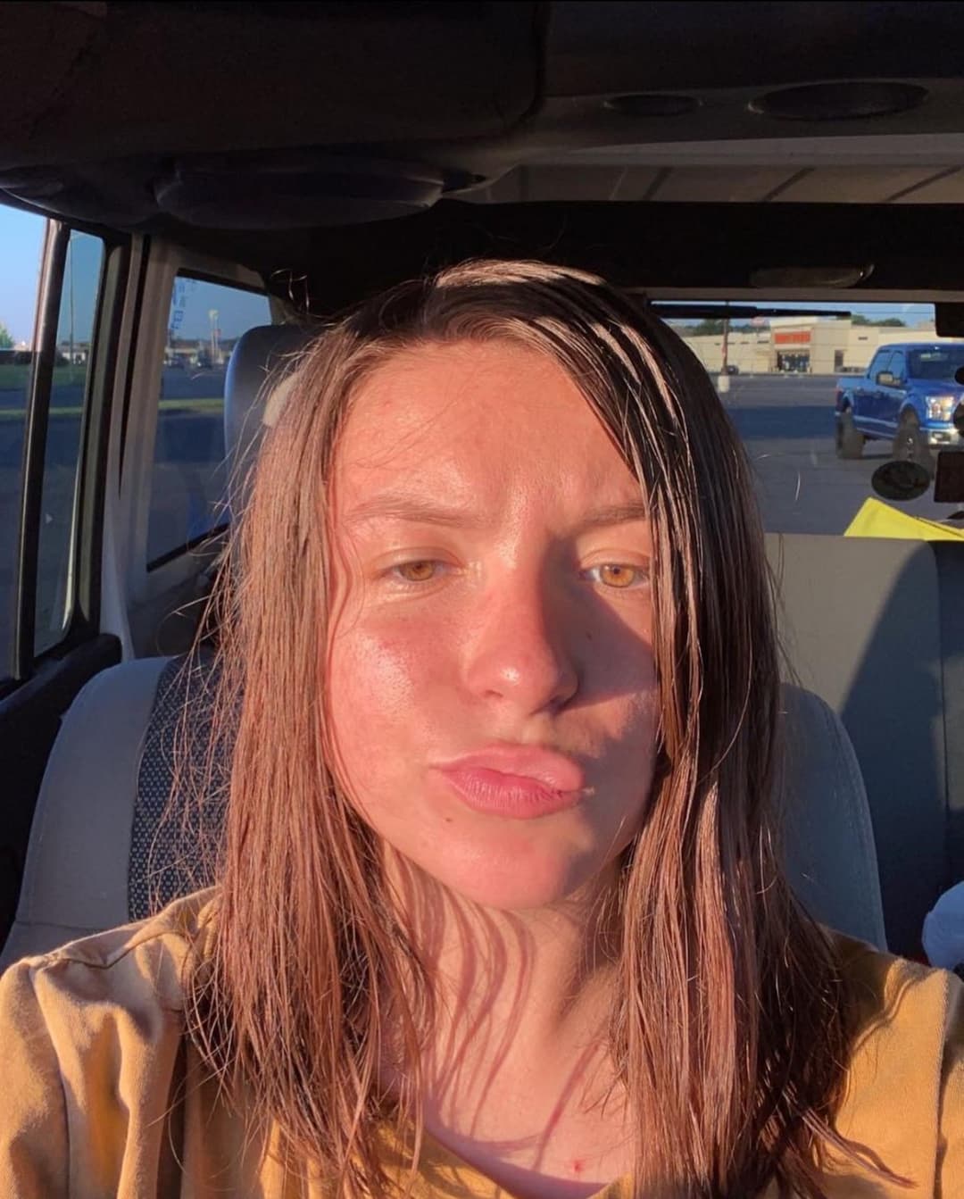 Friends cheating girlfriend was down bad (18 year old)