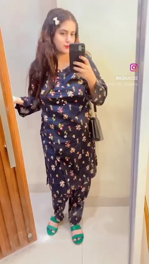 Pakistani girl sexy Resham gul Insta reshug1212 snap reshu121 num 03422278042
