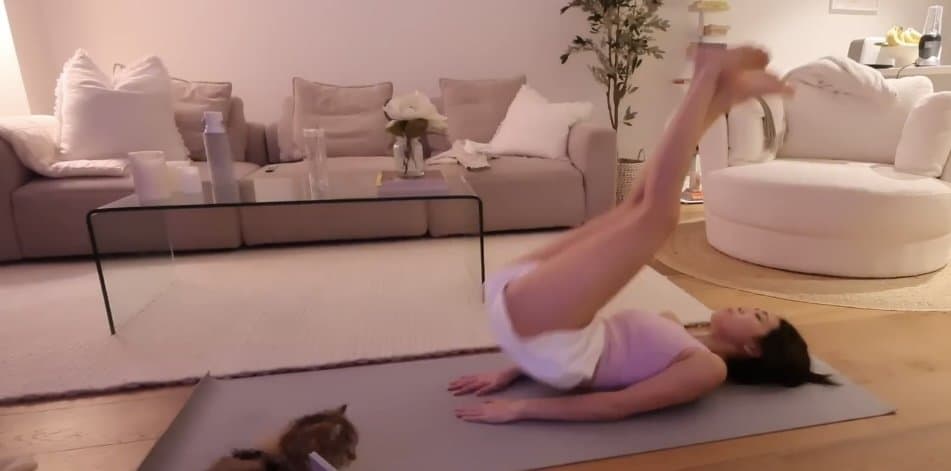 Cheeky home workout for daddy