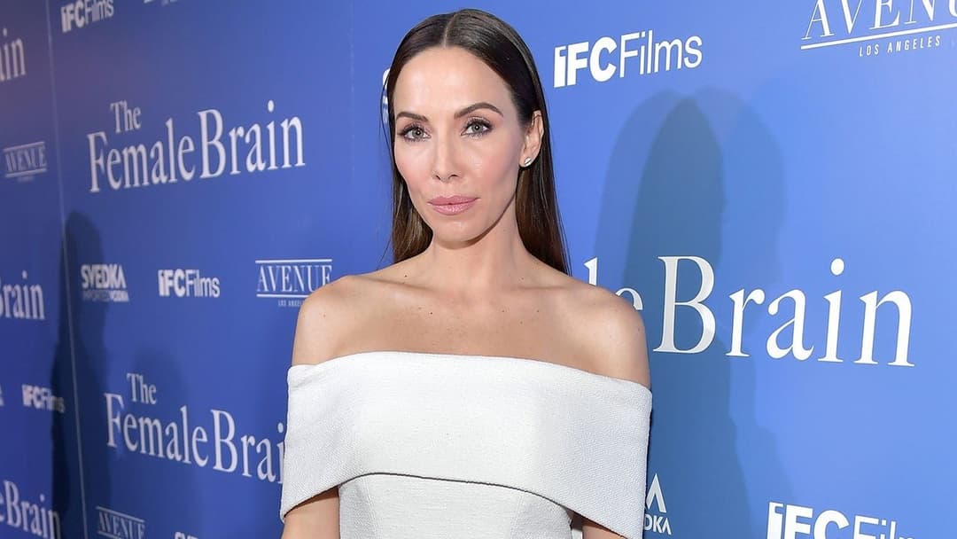 Whitney Cummings unfunny comedian slut hot face porn