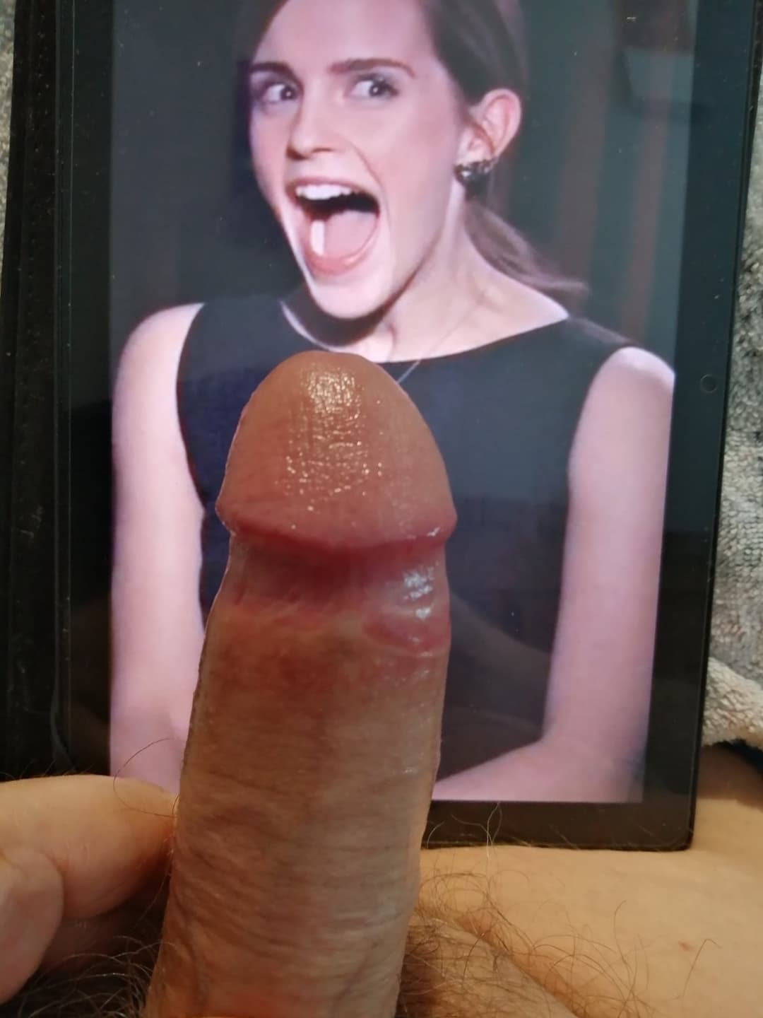 Emma Watson dick pics 1, my cock is so hard for her, rub your cock to Emma please.