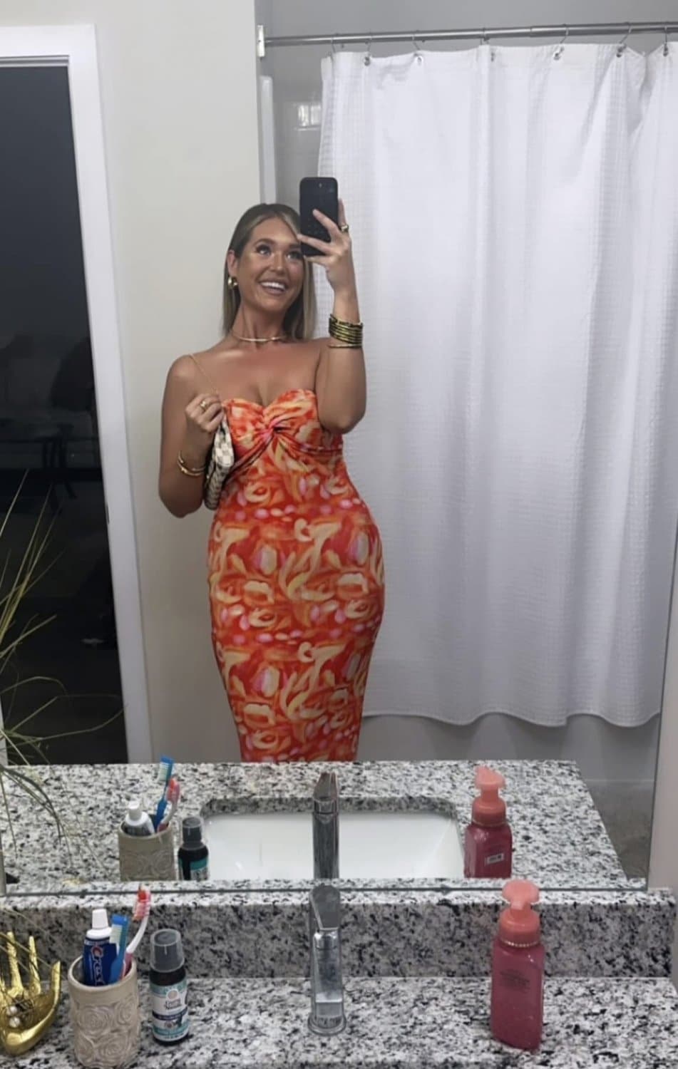 Big white girl built for strong gorilla thugs