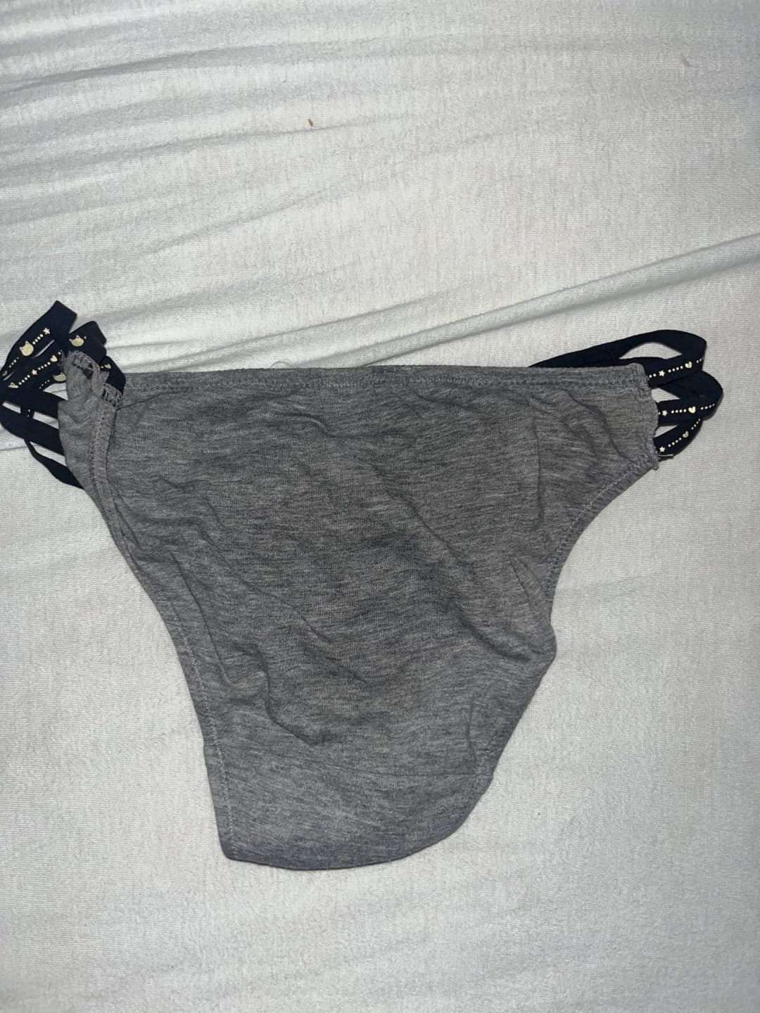 First time meeting my friend’s slutty teen sister and stole her panty, gonna edge and cum in it