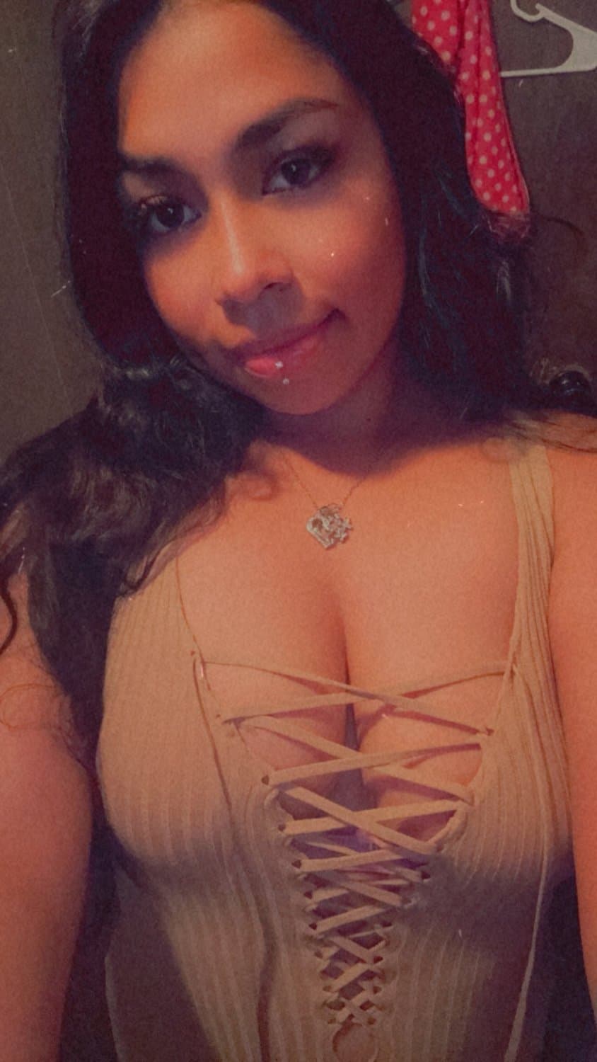 Betty from El Paso I know theirs more of her out there she a camera whore