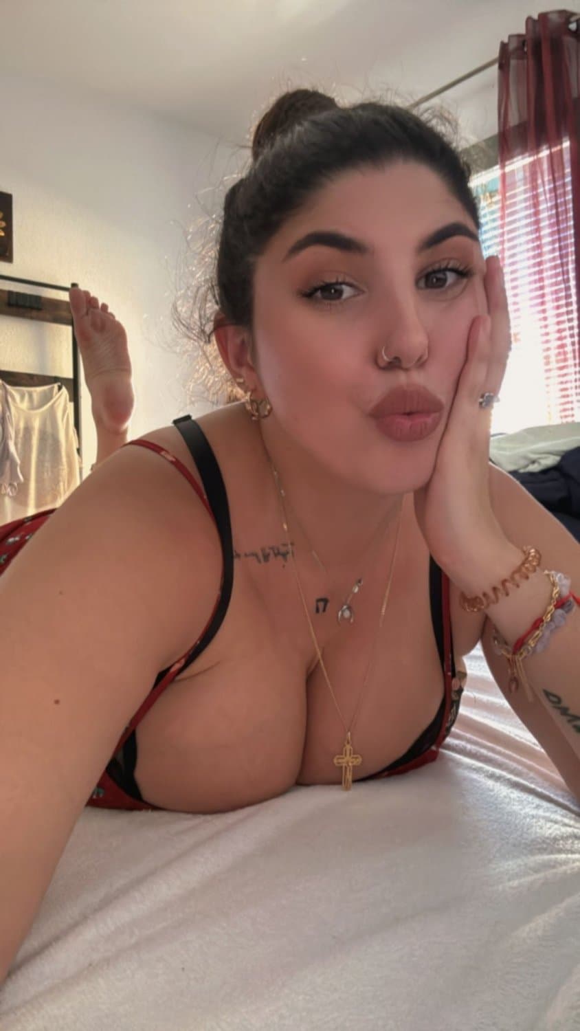 Big tit soles in the pose