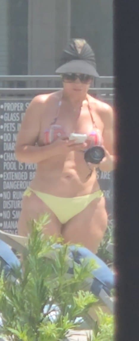 Click to view full size Pawgs unleashed