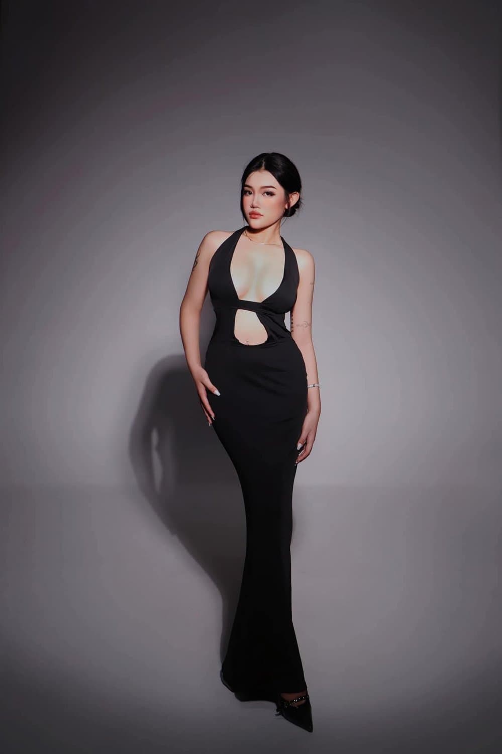 Click to view full size VietNam bitch, need bbc to put in her pussyy