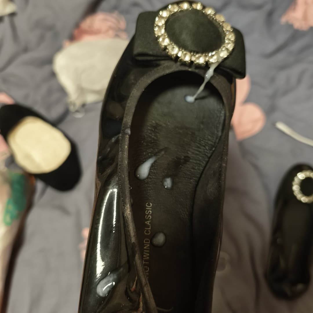 Asian feet / shoes & cum