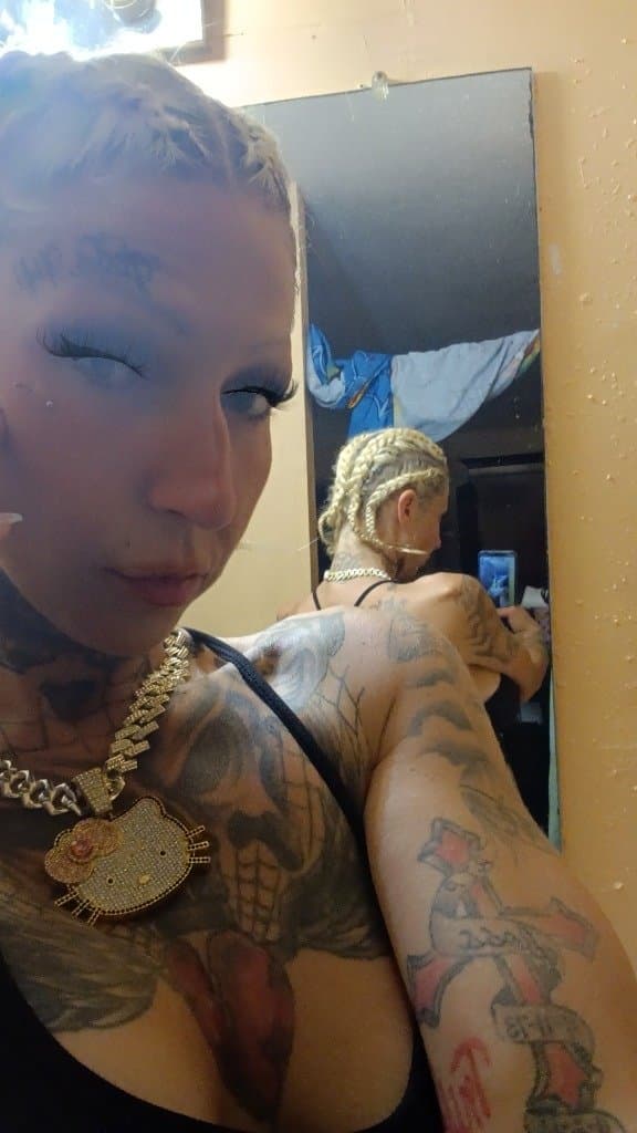 SLIM THICK 100% REAL white chocolate mom tatted big booty milfs phone