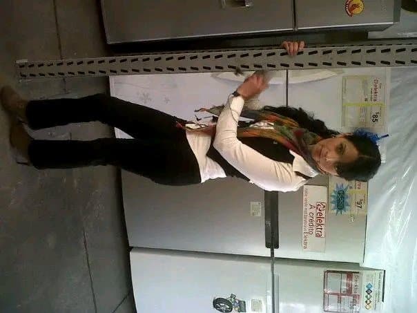 Vendedora mexicana sexi de Elektra