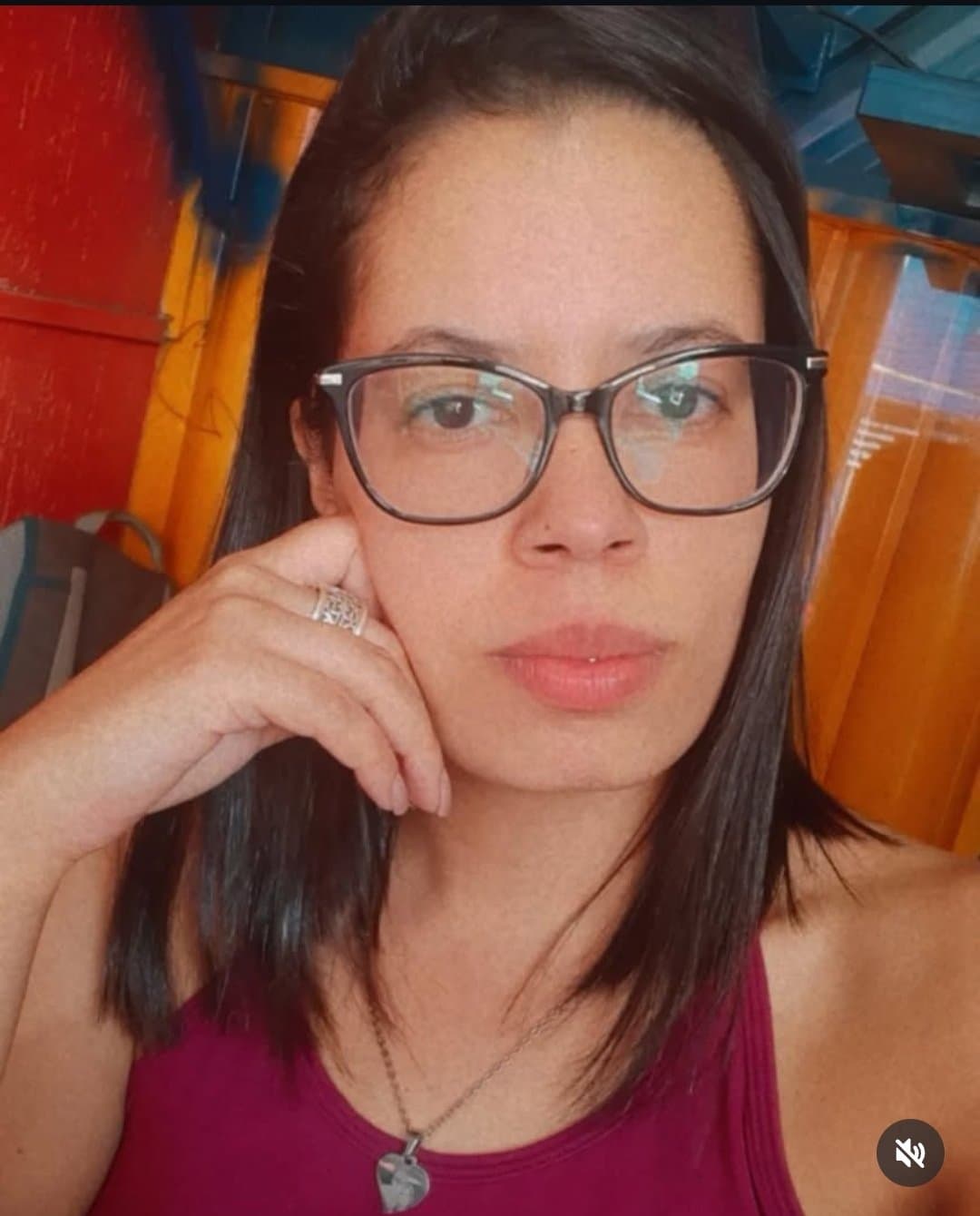 Mãe solteira branquinha gostosa e corna