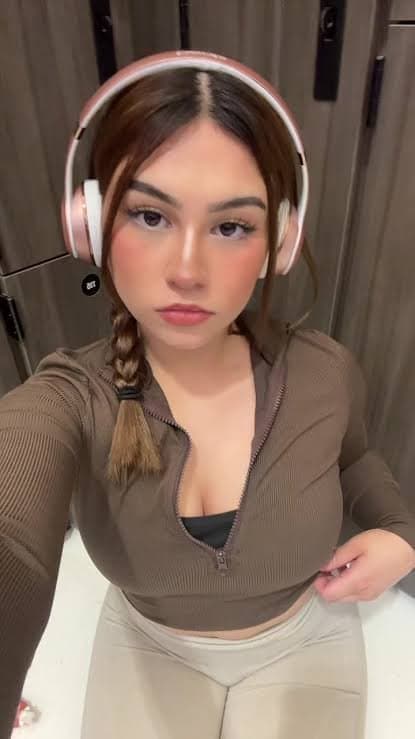 Latina de Bigass slut showing