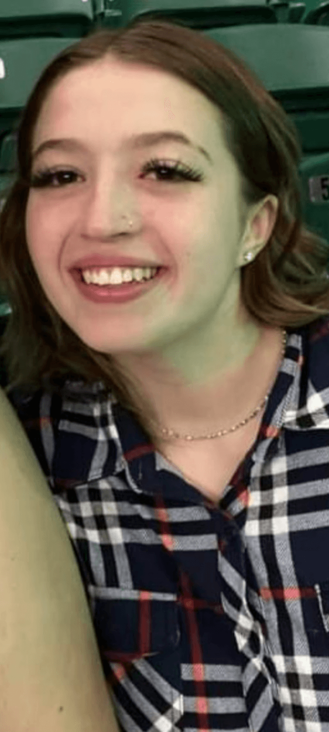 Comment ? what would u do to her pretty face. Tap ❤️ if u like