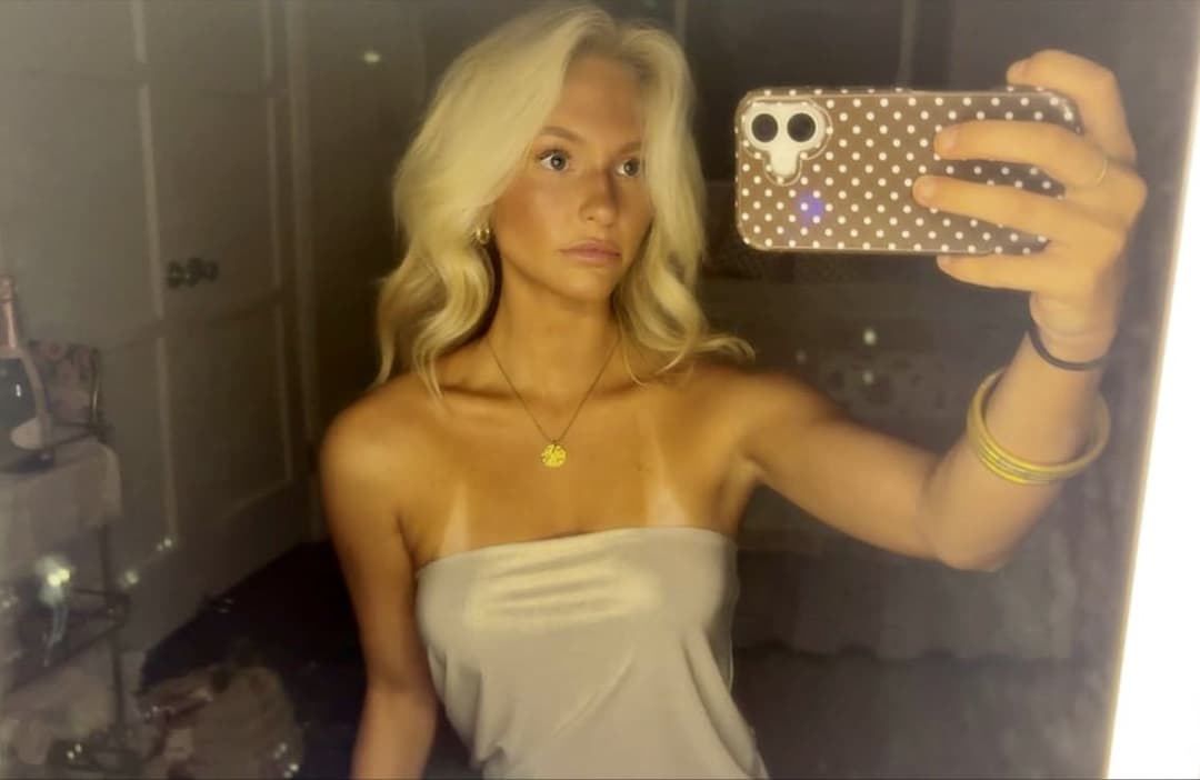 Perfect blonde IRL teen - sexy college PAWG goddess