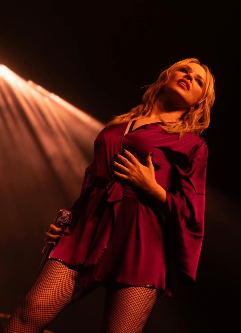 Kylie minogue, 2.)pics to jerk to, 57 Yr old kylie, spurt to modern Kyle as she is now, so sexy ??