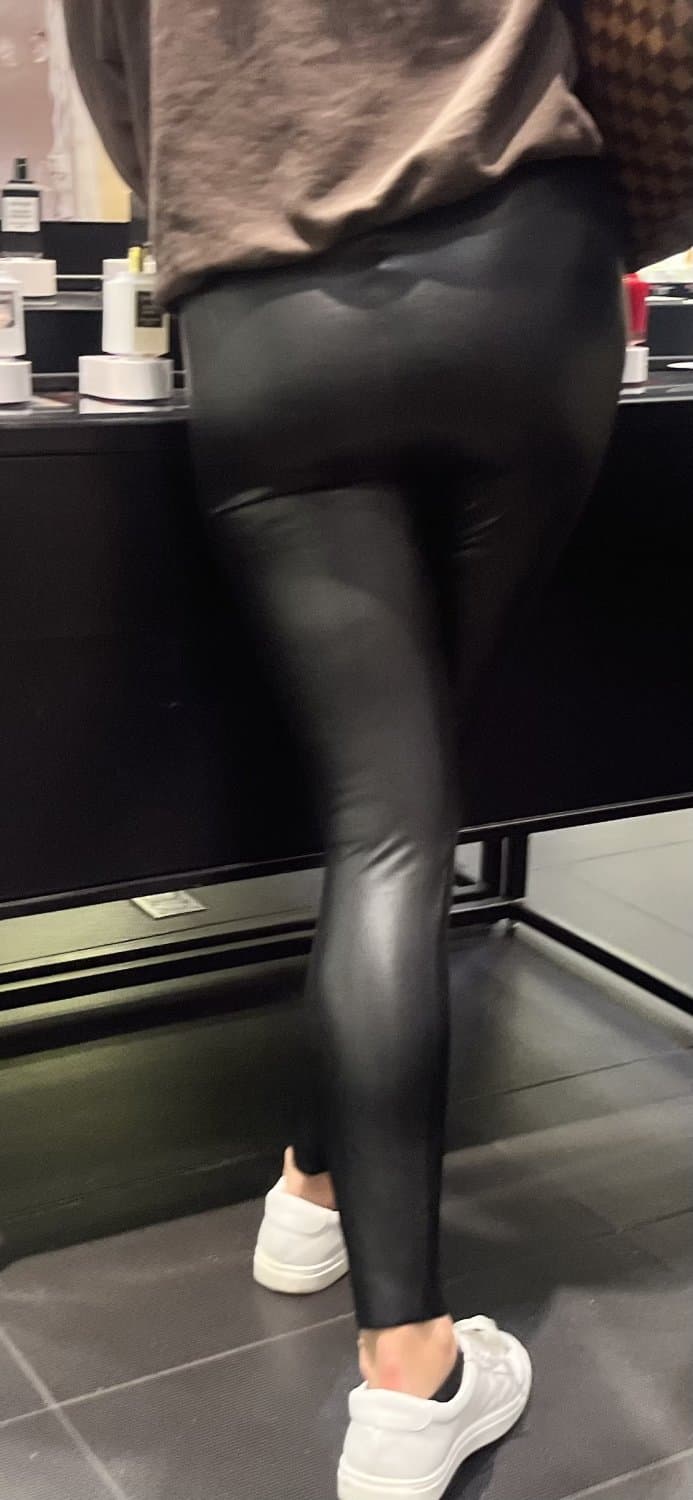 Rich Milf Yoga Pants Shopping