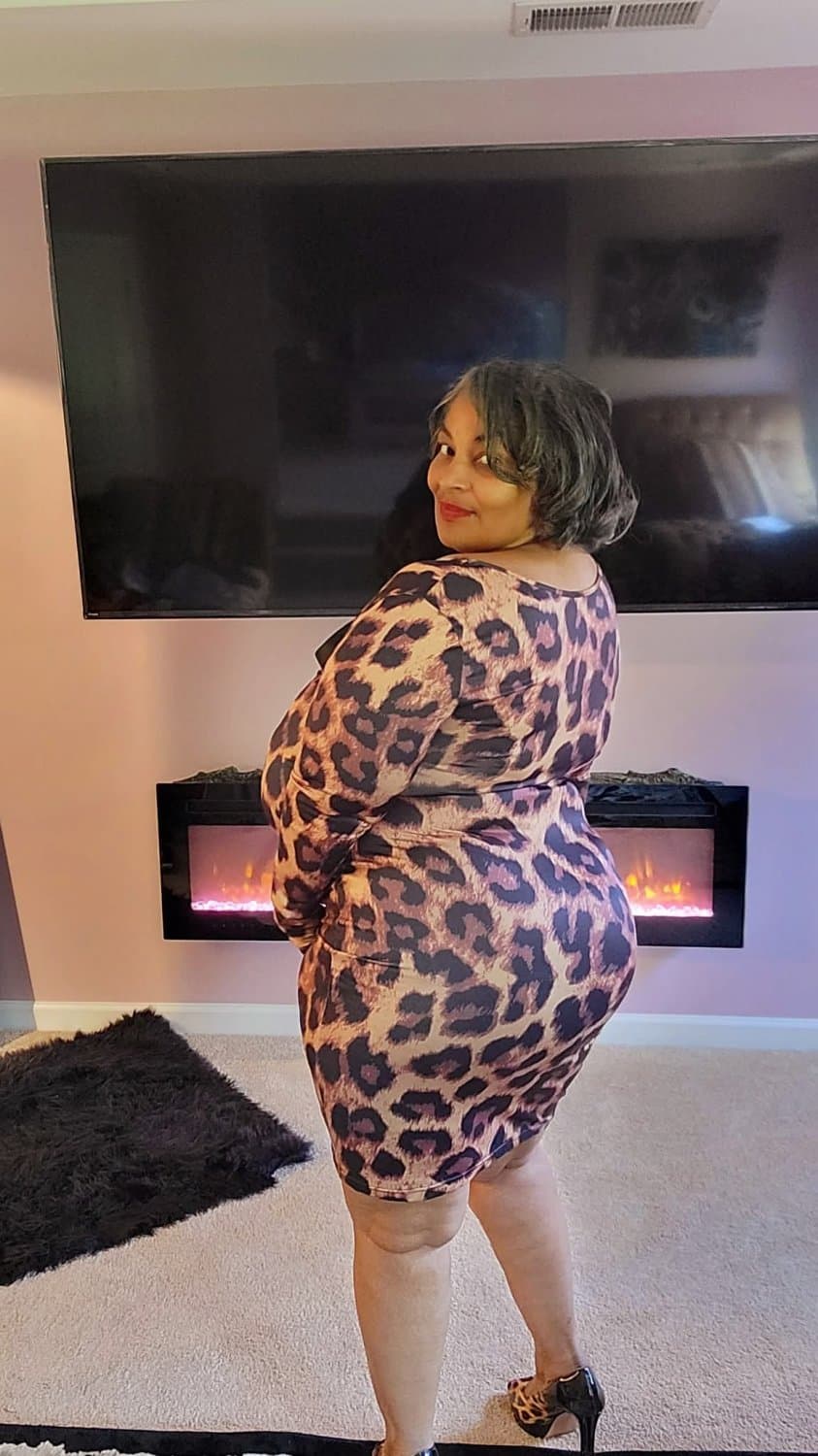 Click to view full size Mature Milf With Super Sized Titties I Want Her Bad Bad& I Would Not Pull Out