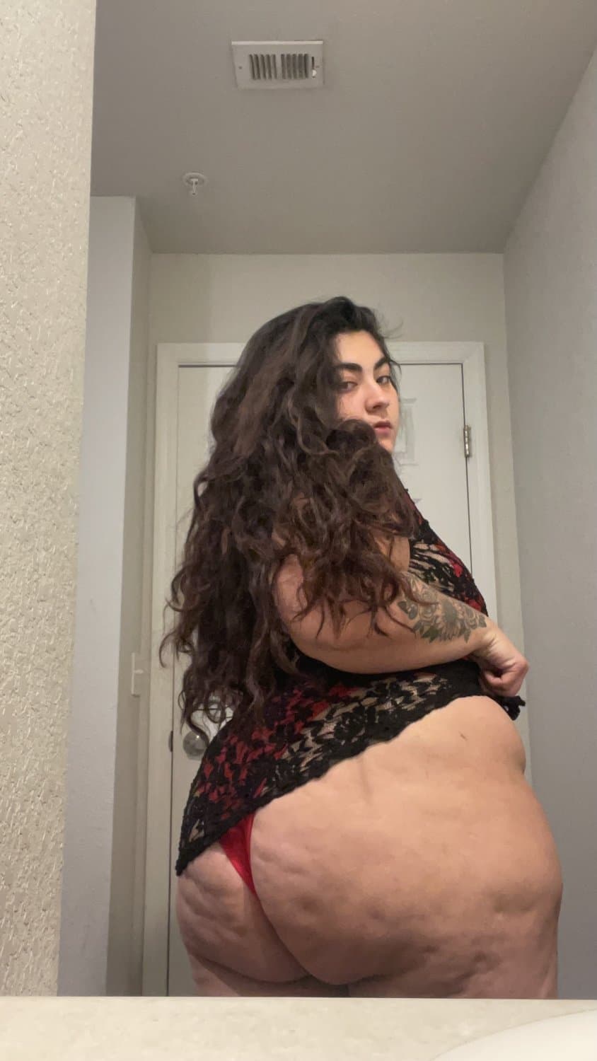 Thick brickhouse Daya