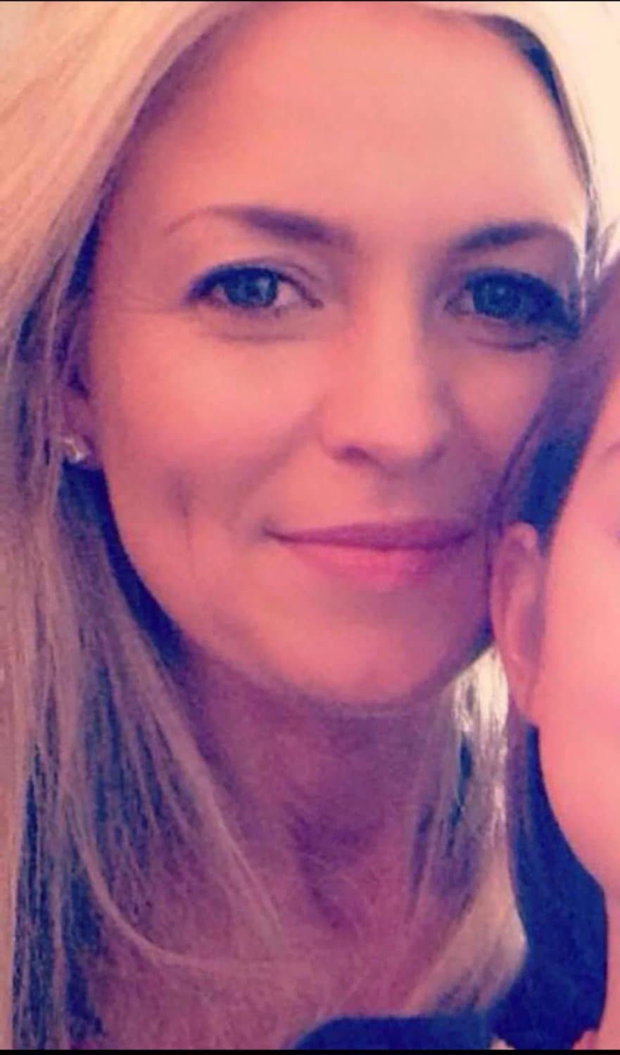 Gooning to my real life milf English teacher... she is pure goonfuel